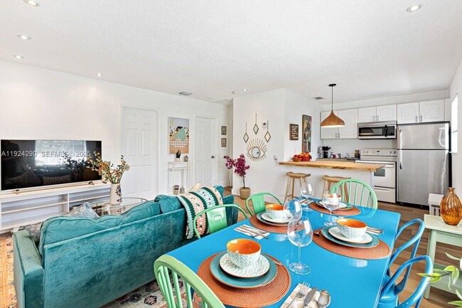 Building Photo - 811 Tequesta St Unit 2