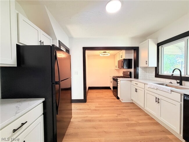 Photo - 2176 Stone St