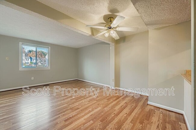 Photo - 128 Long Meadow Ct