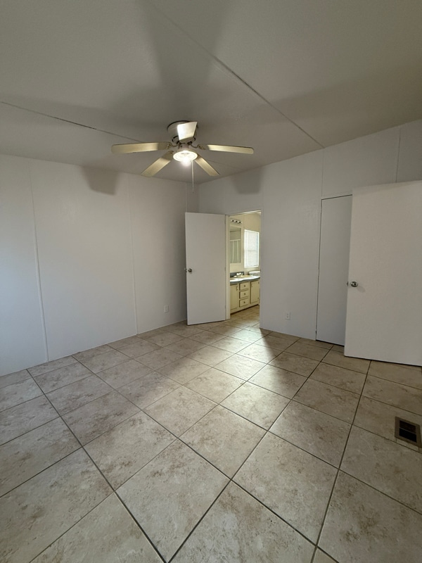 Photo - 605 N Executive Dr