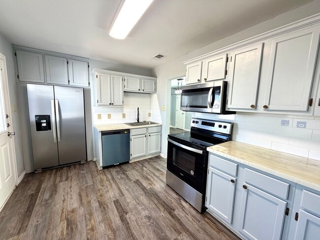 Photo - 521 Blake St