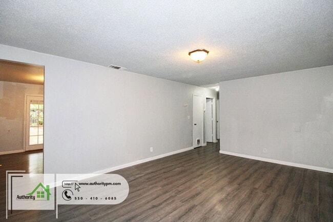 Photo - 2082 Martian Way