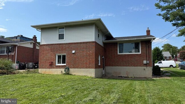 Photo - 31 Belmore Rd House