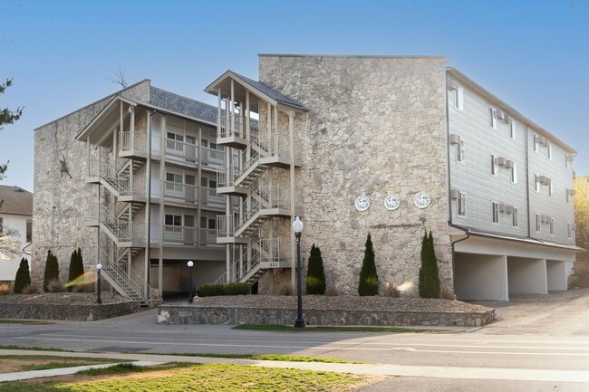 Photo - 519 N Lincoln St