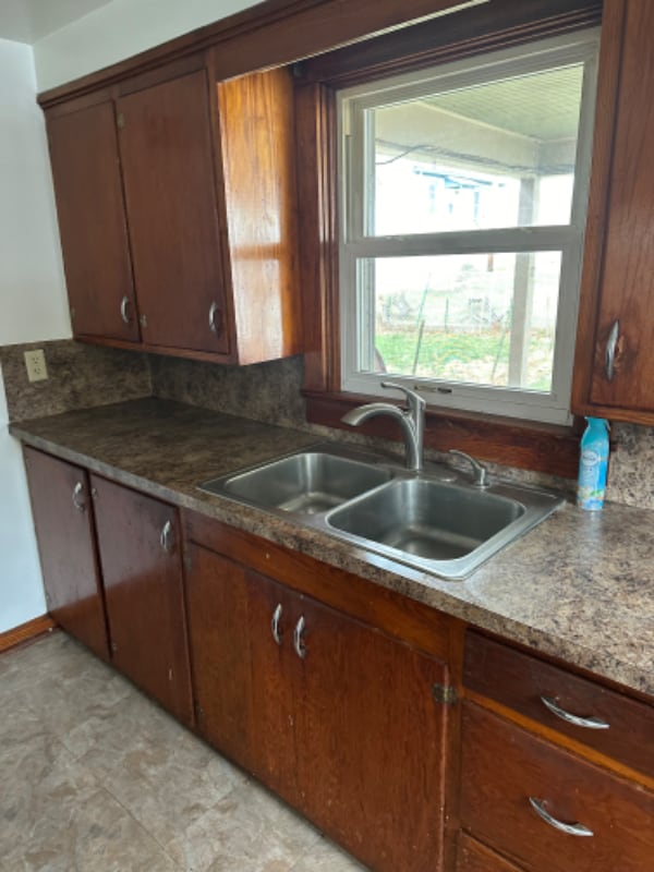 Photo - 745 Naylor Ave