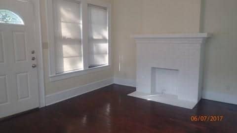 Photo - 5925 Worth St