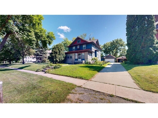 Building Photo - 216 Litchfield Ave SE