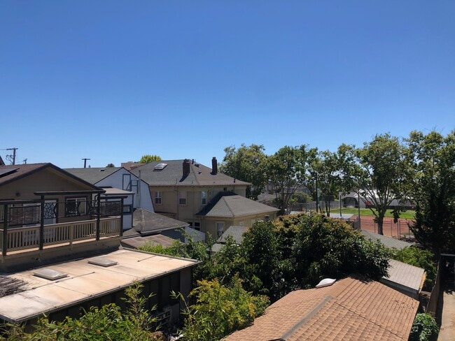 2000 Durant Ave