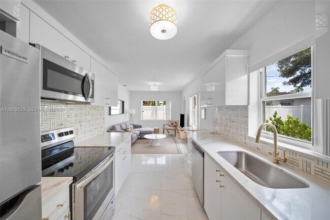 Photo - 1625 Hollywood Blvd Unit 2