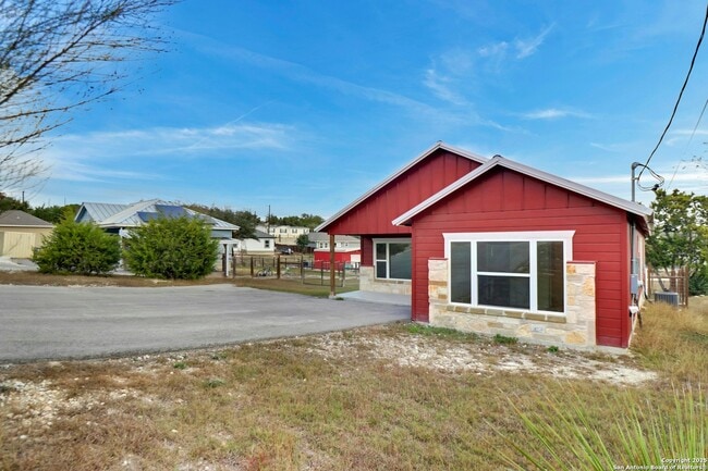 Photo - 2720 Golf Dr