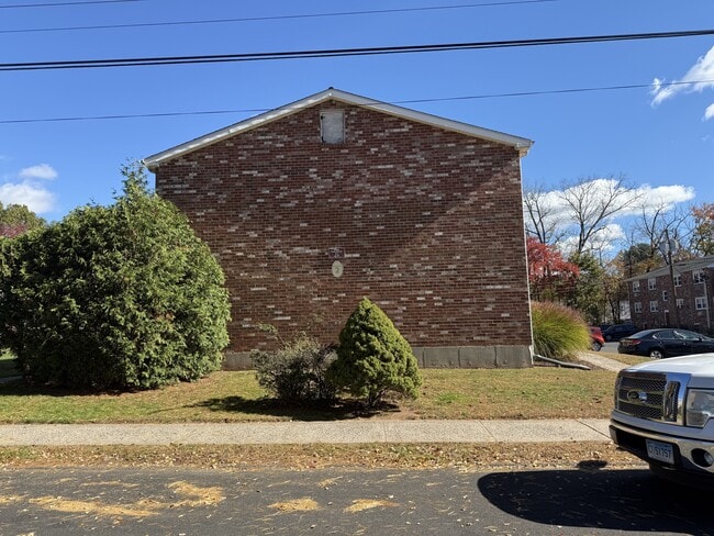 Building Photo - 43 Hiltbrand Rd