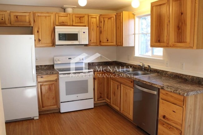 Photo - 3 Bedroom Port Orchard Rambler on a Cul-de...
