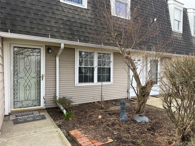 Building Photo - 1000 9th St Unit H61