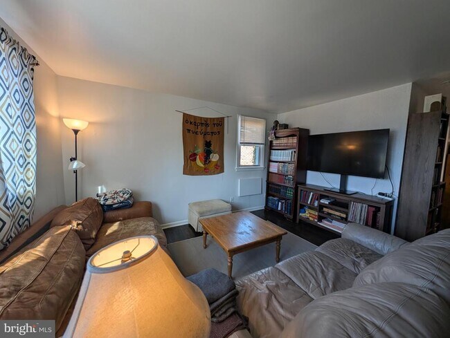 Building Photo - 910 Durard Rd Unit 2