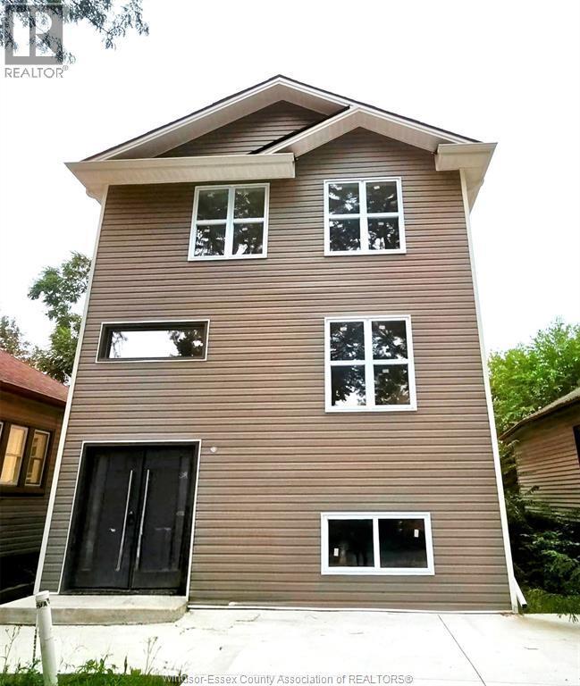 Photo - 411 Clinton St