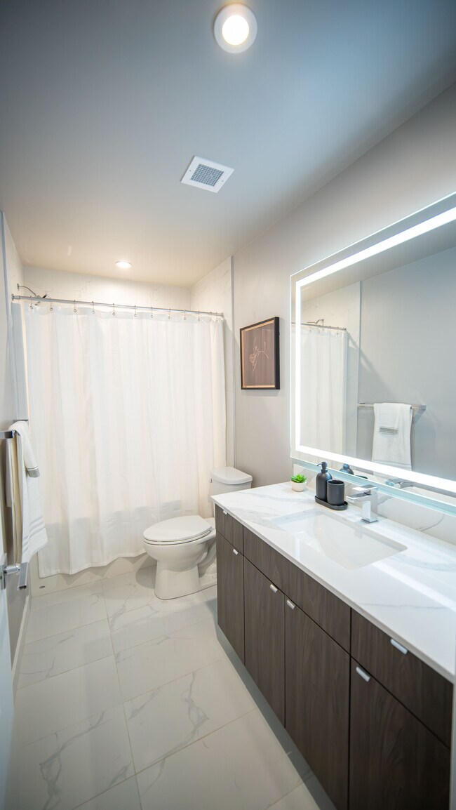 Photo - West Garneau