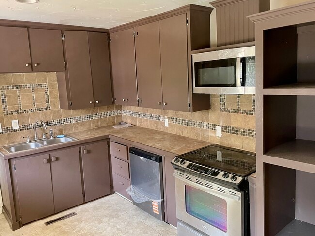 Photo - 140 S Mission Ave