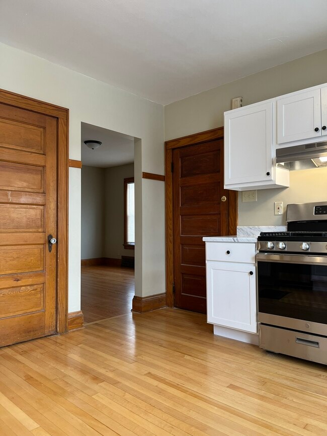 553 E Dover St Unit UPPER