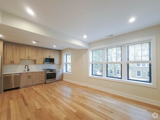 Building Photo - 2017 W Ainslie St Unit 3 Rental