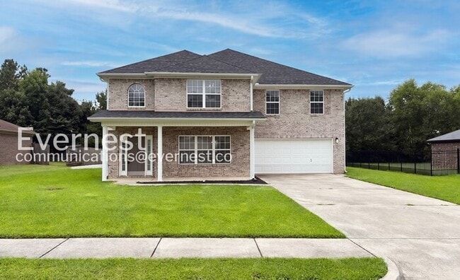 Building Photo - Spacious 5 Bed/3 Bath Home with Garage / Available Soon!