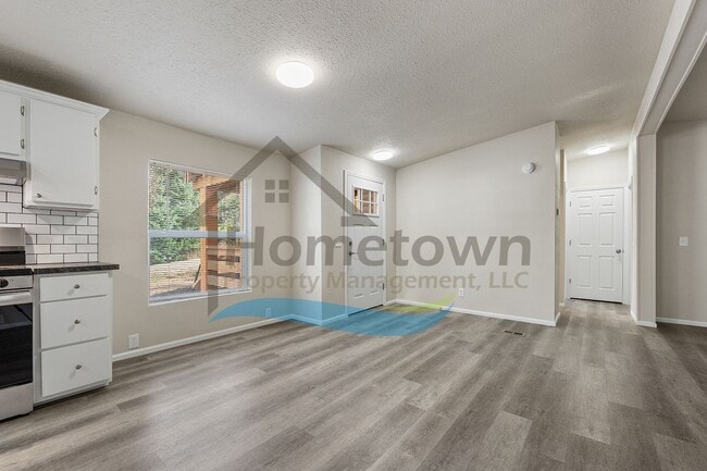 Photo - 3 Bedroom 2 Bathroom Home with Off-Street Parking Available in Sagle, Idaho!