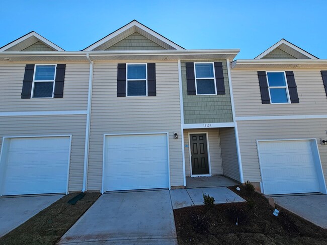 Brand New townhome in Newton North Carolina! - Brand New townhome in Newton North Carolina!