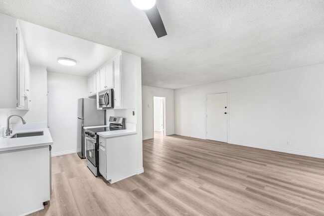 Photo - 824 Maple St in Ocean Park neighborhood in...