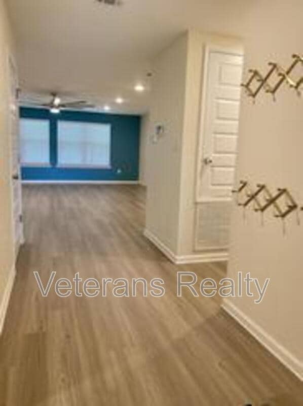 Photo - 8 Periwinkle Ln