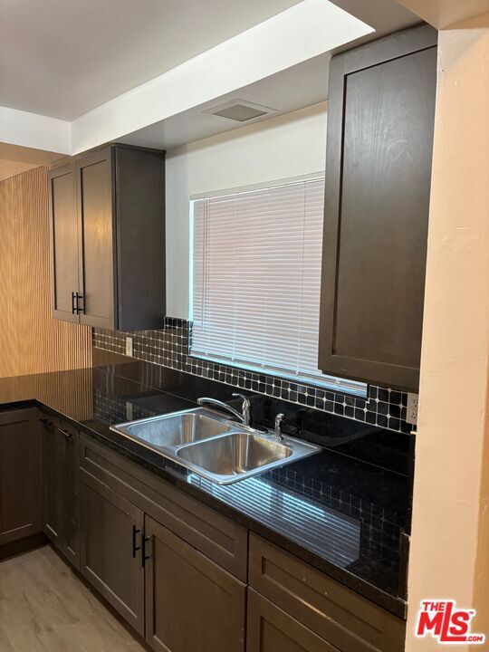 Photo - 4464-4142 W 142nd St