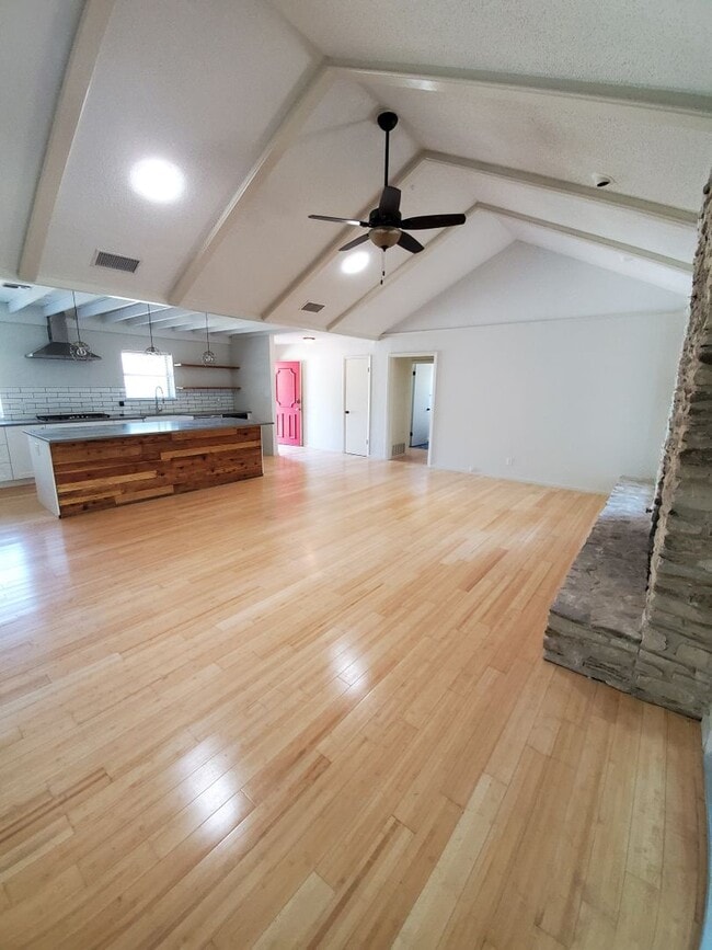 Photo - Cherry Creek Charmer!