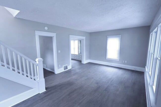 Photo - 893 Delia Ave