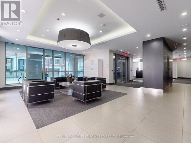 Photo - 377 Madison Ave Unité 307