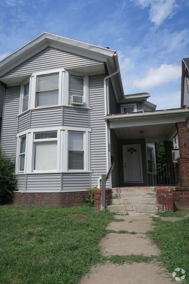 Building Photo - 334 University Ave Unit 2 Rental