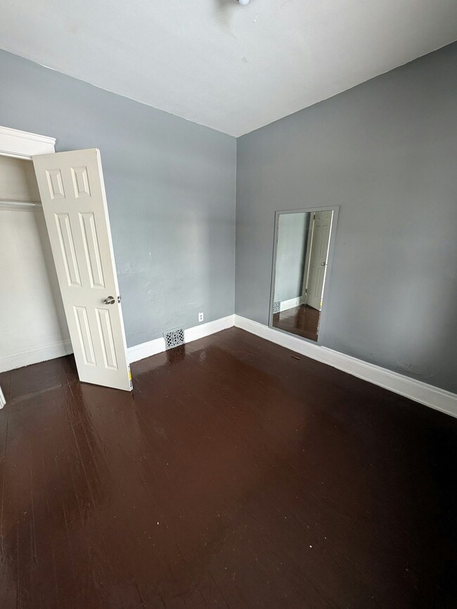 Photo - 3326 W 73rd St