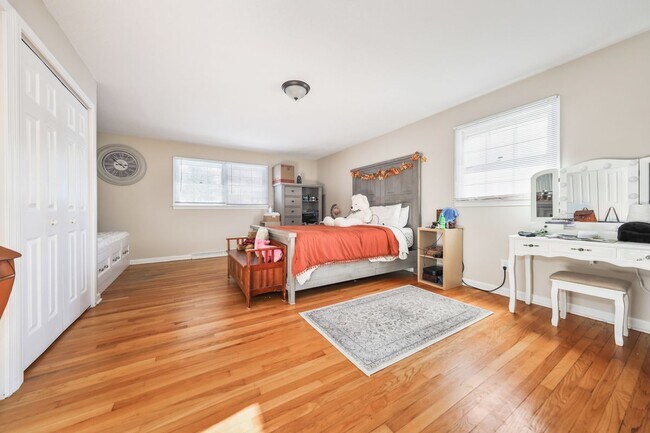 Photo - 41 Trout Brook Dr