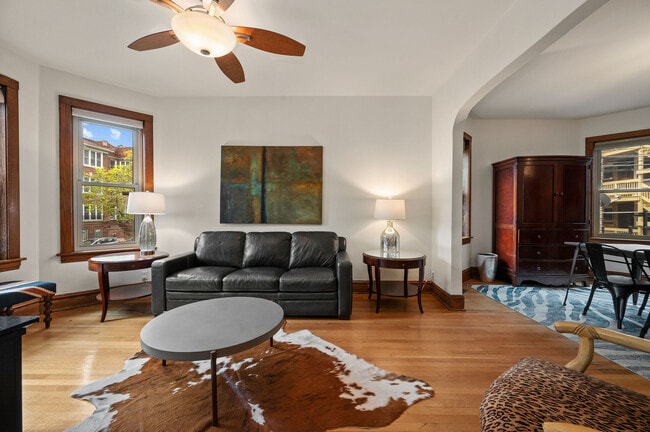 Photo - 1419-1 W Argyle St Unit 1