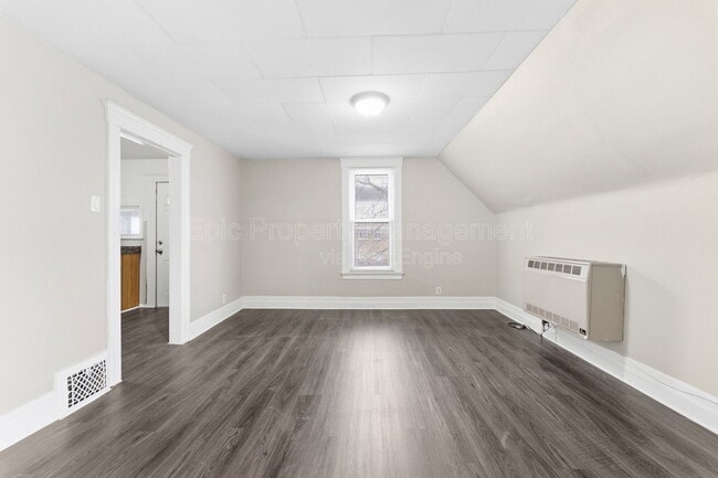 Photo - 332 Goddard Rd