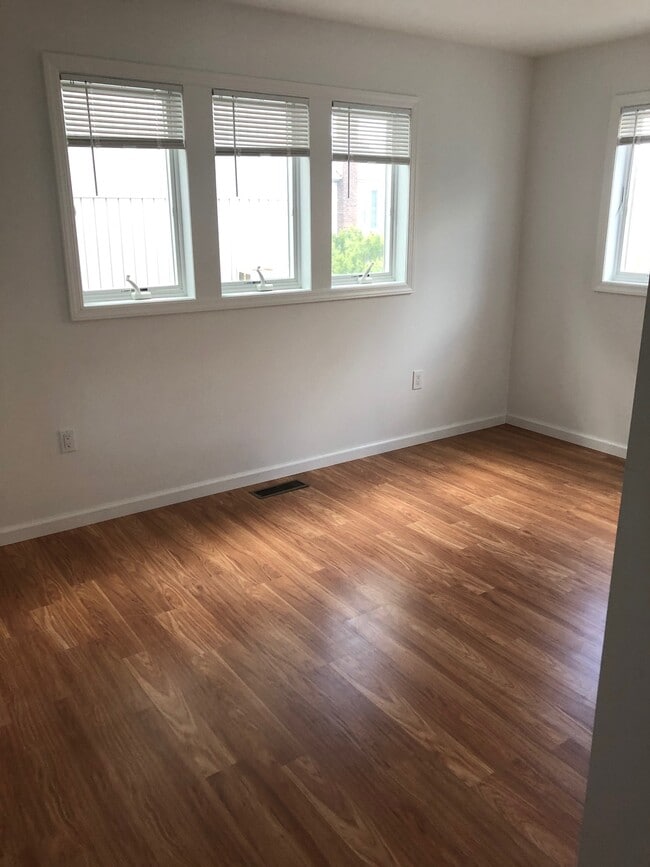 Photo - 37 Rochester Ave