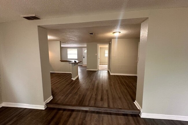 Photo - 1743 Palmdale St