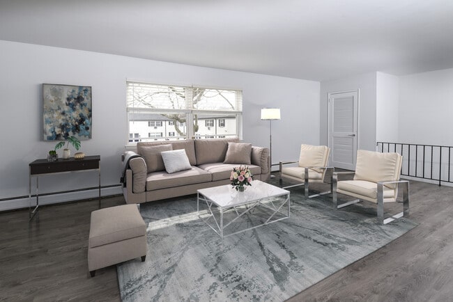 Photo - Chatham on Main