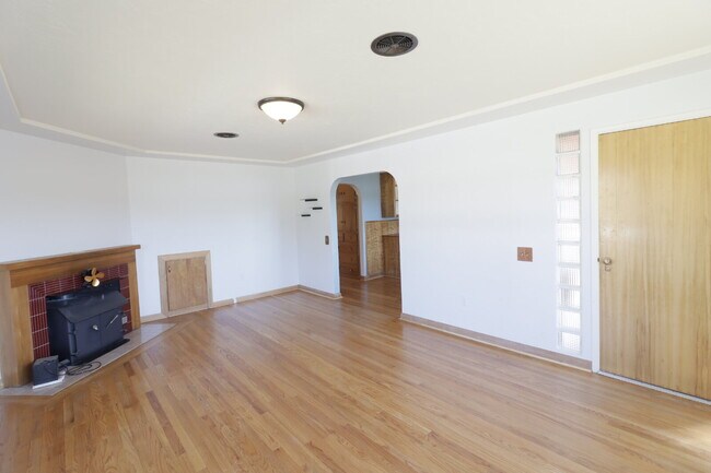 Photo - Charming 2 Bed / 1 Bath Home in Redmond!