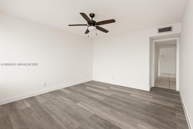 Photo - 6921 Environ Blvd Unidad 6R