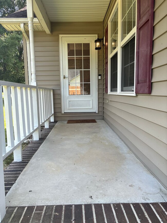 Photo - 671 Circle Dr