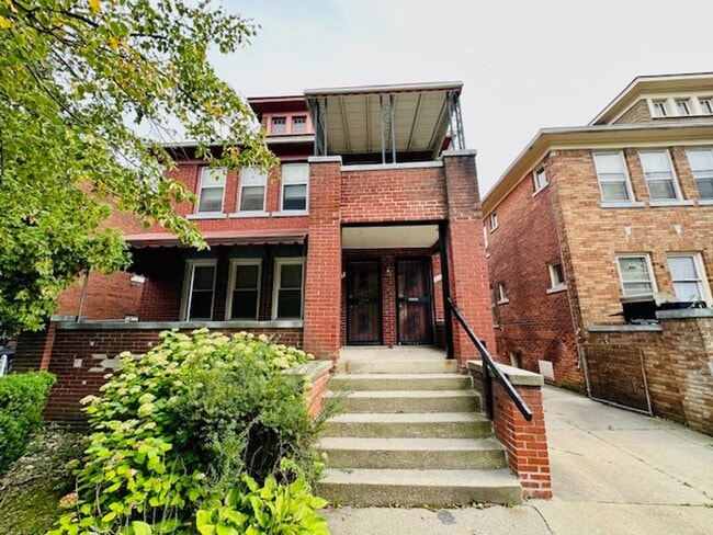 Building Photo - 4287 W Grand St Unit 4289 W Grand- Upper