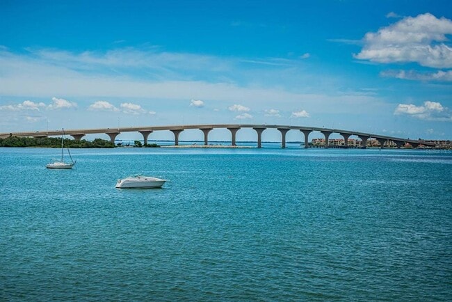 Building Photo - 6291 Bahia Del Mar Cir N