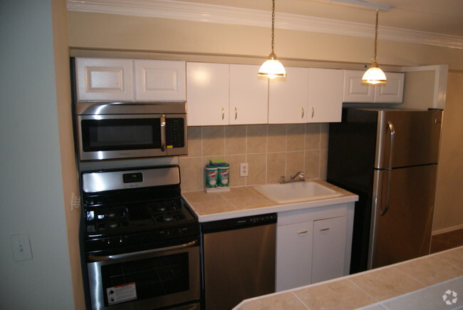 Building Photo - 7531 Spring Lake Dr Unit C2 Rental