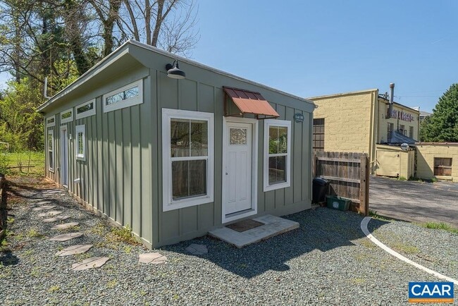 Building Photo - 1403 Burgess Ln