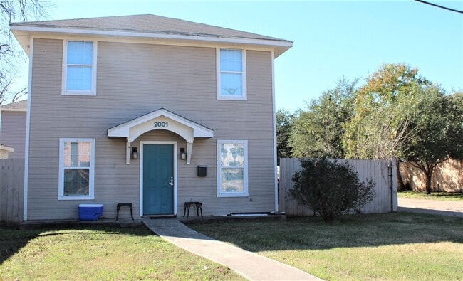 Building Photo - 5/3 House Near Baylor Campus!