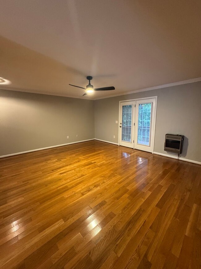 Photo - 1232 Camelot Ct