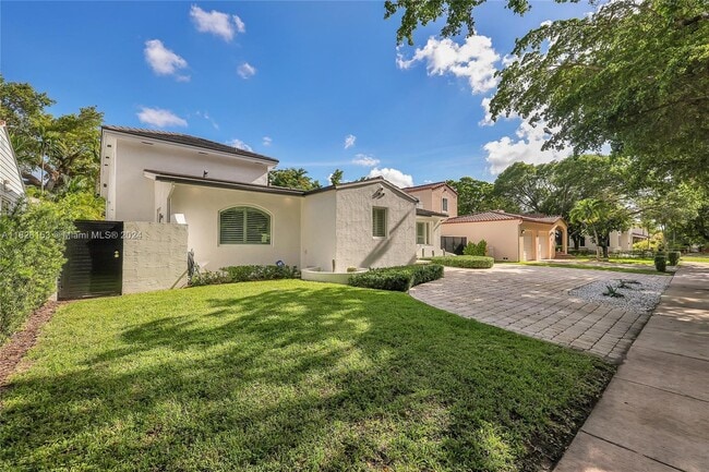 Photo - 440 Zamora Ave